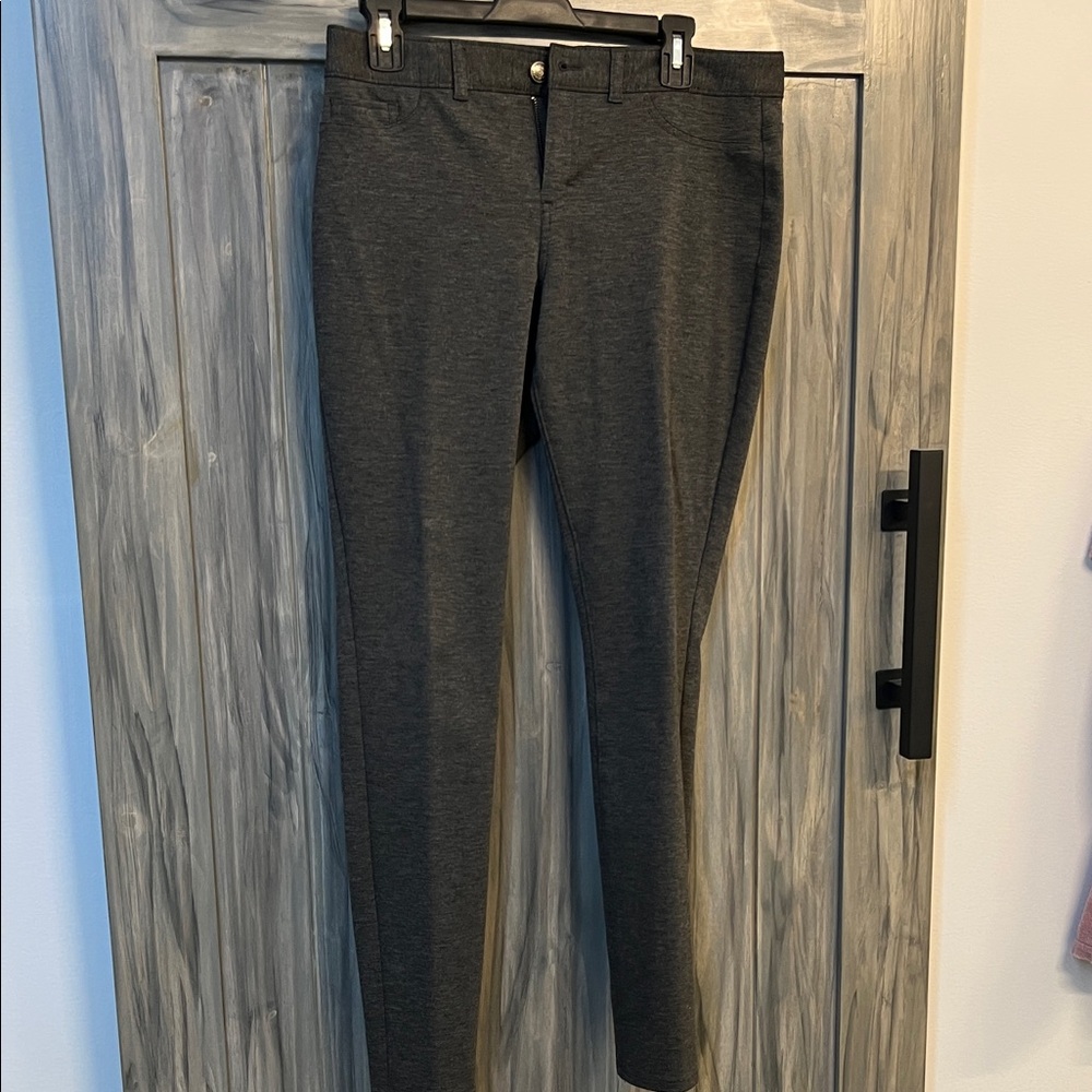 Women’s Size 6 stretch Pants. Bass & co. Dark Gray